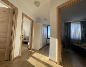 Maison 4 chambres à louer dans Campenesti, zone Centru