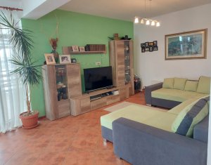 Maison 4 chambres à vendre dans Salicea, zone Centru