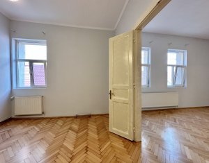 Appartement 3 chambres à louer dans Cluj-napoca, zone Centru