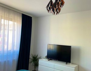 Appartement 3 chambres à vendre dans Floresti, zone Centru