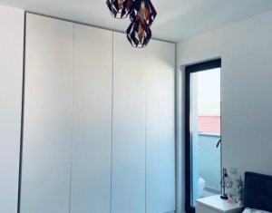 Appartement 3 chambres à vendre dans Floresti, zone Centru