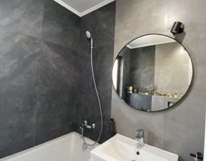 Appartement 3 chambres à vendre dans Floresti, zone Centru