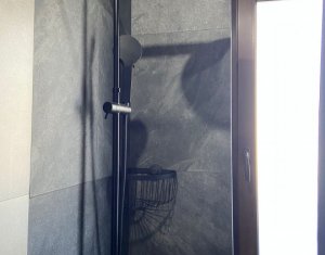 Appartement 3 chambres à vendre dans Floresti, zone Centru