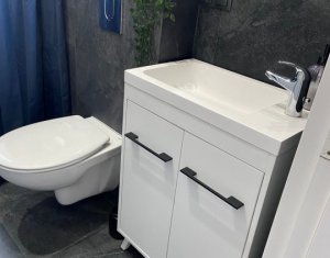 Appartement 3 chambres à vendre dans Floresti, zone Centru