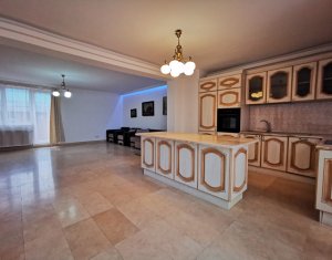 Appartement 3 chambres à louer dans Cluj-napoca, zone Centru