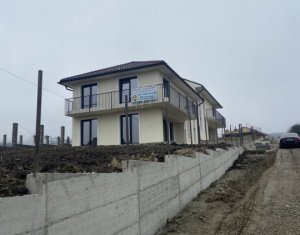 Maison 4 chambres à vendre dans Chinteni