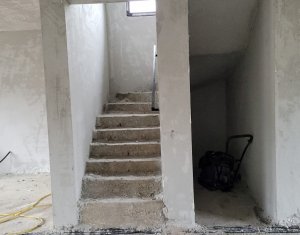 Maison 4 chambres à vendre dans Chinteni