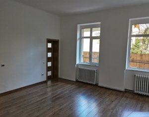 Maison 3 chambres à louer dans Cluj-napoca, zone Centru