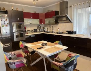 Maison 4 chambres à vendre dans Cluj-napoca, zone Centru