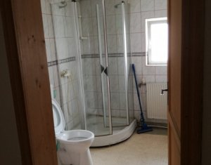 Maison 6 chambres à vendre dans Floresti