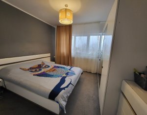 Appartement 3 chambres à vendre dans Cluj-napoca, zone Intre Lacuri