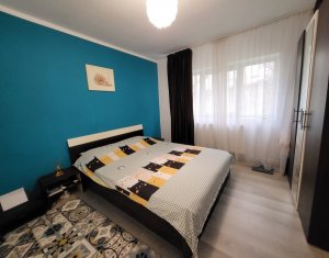 Appartement 3 chambres à vendre dans Cluj-napoca, zone Intre Lacuri