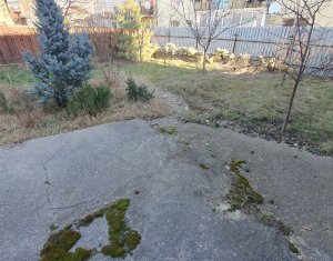 Maison 3 chambres à vendre dans Floresti