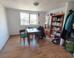 Maison 3 chambres à vendre dans Floresti