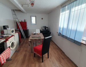 Maison 3 chambres à vendre dans Floresti