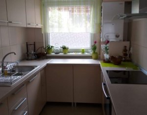 Maison 3 chambres à louer dans Floresti