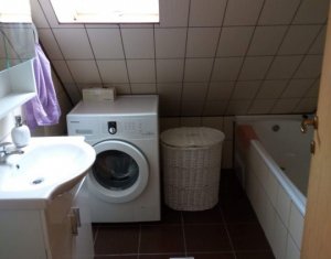 Maison 3 chambres à louer dans Floresti