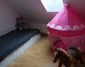 Maison 3 chambres à louer dans Floresti