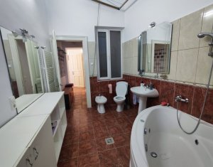Appartement 3 chambres à louer dans Cluj-napoca, zone Centru