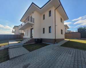 Maison 4 chambres à louer dans Dezmir, zone Centru