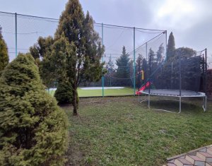 Pensiune cu teren de tenis, 10 camere, 500 mp utili, in Turda! 