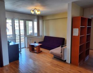 Appartement 4 chambres à louer dans Cluj-napoca, zone Centru