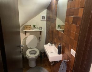 Maison 4 chambres à vendre dans Floresti