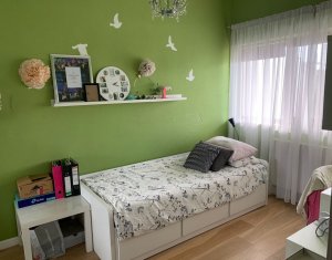 Maison 4 chambres à vendre dans Floresti