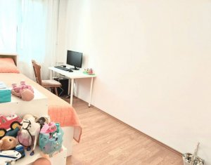 Appartement 4 chambres à vendre dans Cluj-napoca, zone Manastur