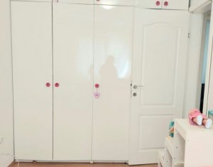 Appartement 4 chambres à vendre dans Cluj-napoca, zone Manastur
