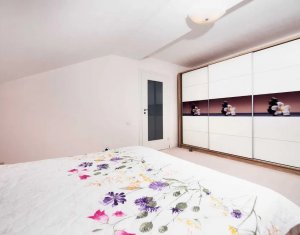 Apartament 4 camere, cu scara interioara, 110 mp, Jucu de Mijloc