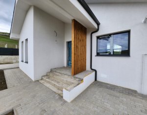 Ház 4 szobák eladó on Jucu De Sus