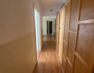 Appartement 4 chambres à vendre dans Cluj-napoca, zone Manastur