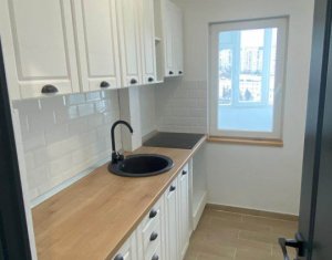 Appartement 3 chambres à vendre dans Cluj-napoca, zone Manastur
