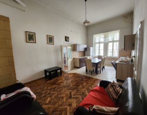 Appartement 4 chambres à vendre dans Cluj-napoca, zone Centru
