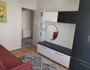 Appartement 4 chambres à vendre dans Cluj-napoca, zone Manastur