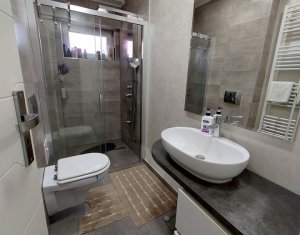 Appartement 3 chambres à vendre dans Cluj-napoca, zone Intre Lacuri