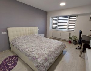 Appartement 3 chambres à vendre dans Cluj-napoca, zone Intre Lacuri