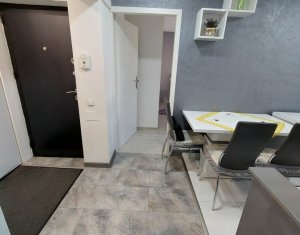 Appartement 3 chambres à vendre dans Cluj-napoca, zone Intre Lacuri