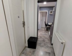 Appartement 3 chambres à vendre dans Cluj-napoca, zone Intre Lacuri
