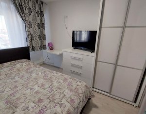 Appartement 3 chambres à vendre dans Cluj-napoca, zone Intre Lacuri
