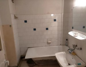 Lakás 4 szobák eladó on Cluj-napoca, Zóna Manastur