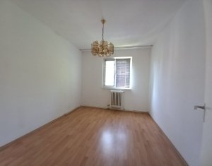 Appartement 4 chambres à vendre dans Cluj-napoca, zone Manastur