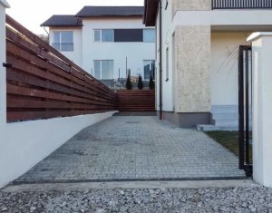 Maison 4 chambres à vendre dans Floresti