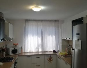 Maison 4 chambres à vendre dans Floresti