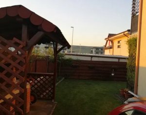 Maison 4 chambres à vendre dans Floresti