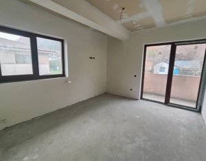 Maison 4 chambres à vendre dans Floresti