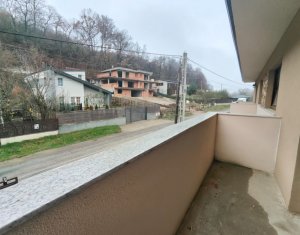 Maison 4 chambres à vendre dans Floresti