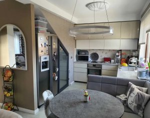 Maison 4 chambres à vendre dans Floresti