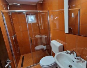 Maison 4 chambres à vendre dans Floresti